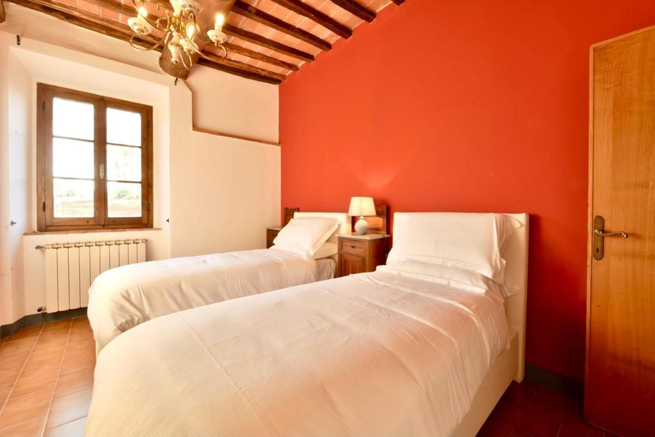 سيفيتيلا إن فال دي تشيانا Agriturismo I Poggilunghi المظهر الخارجي الصورة