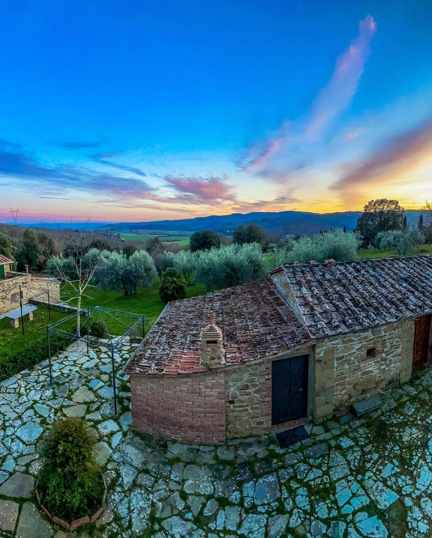 سيفيتيلا إن فال دي تشيانا Agriturismo I Poggilunghi المظهر الخارجي الصورة
